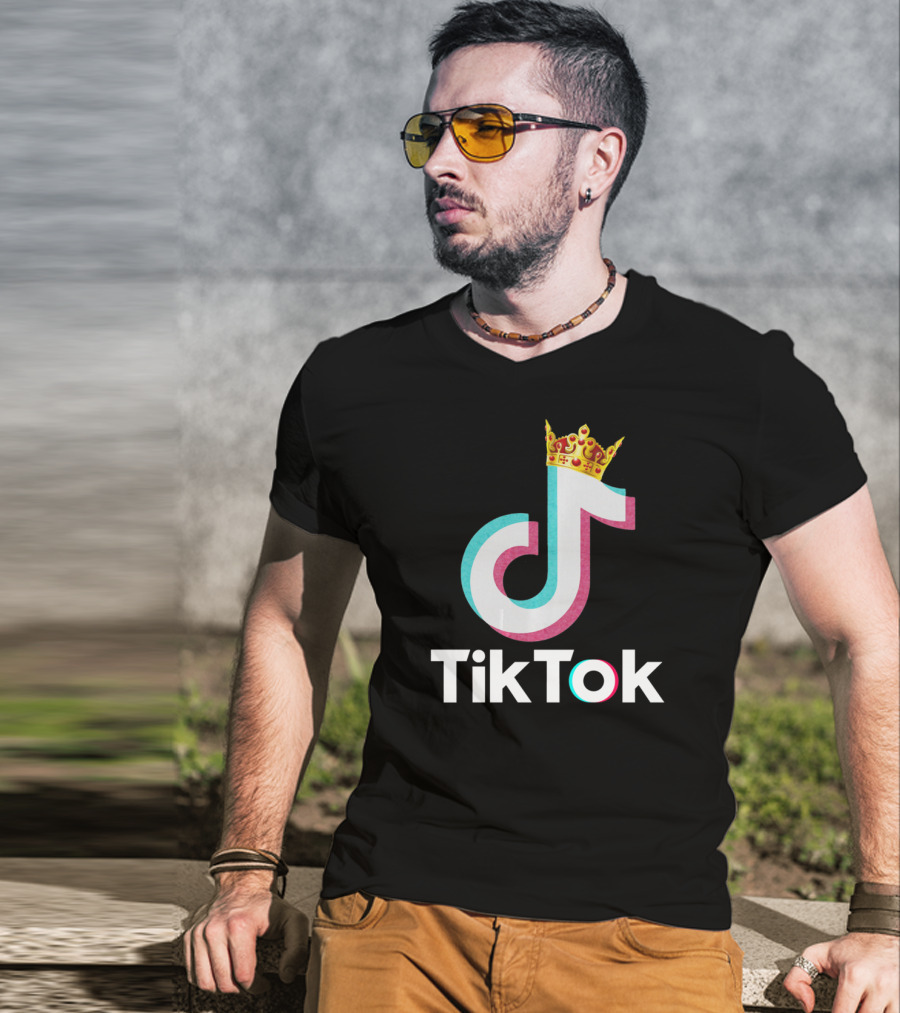 Funny TikTok Dancing Musician DJ Love With Crown T-Shirt