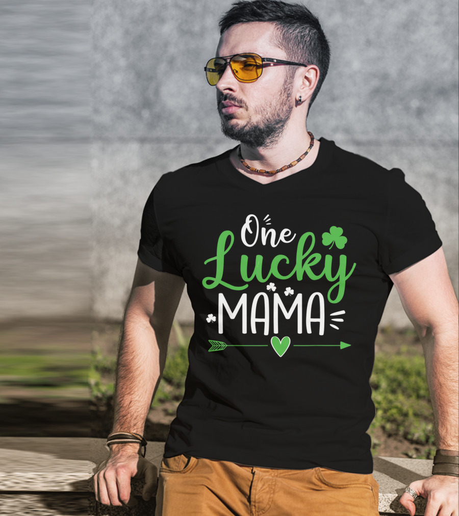 One Lucky Mama St. Patrick's Day Clover Arrow Heart T-Shirt