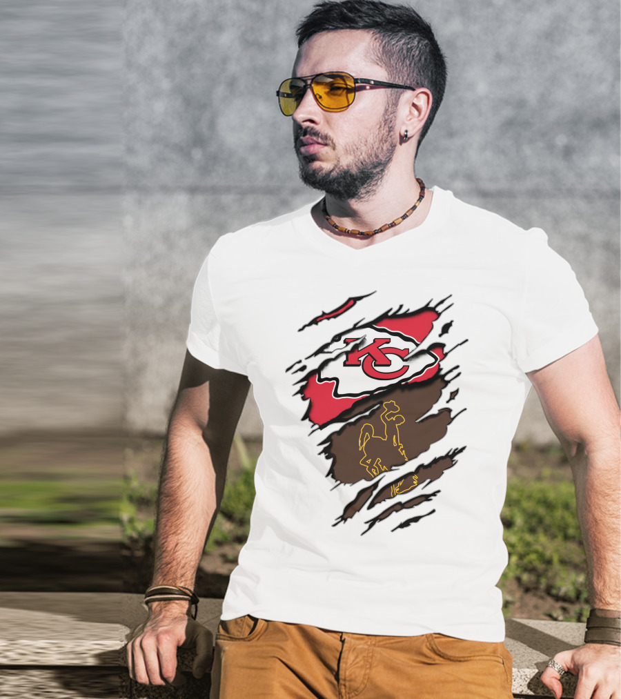 Kansas City Chiefs Wyoming Cowboys Logo Mashup T-Shirt