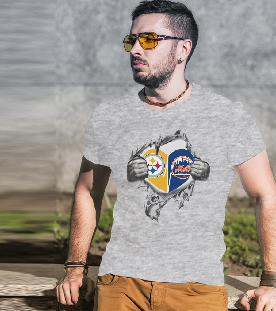 Steelers Mets Heart Design With Torn Metal Hands Displaying T-Shirt