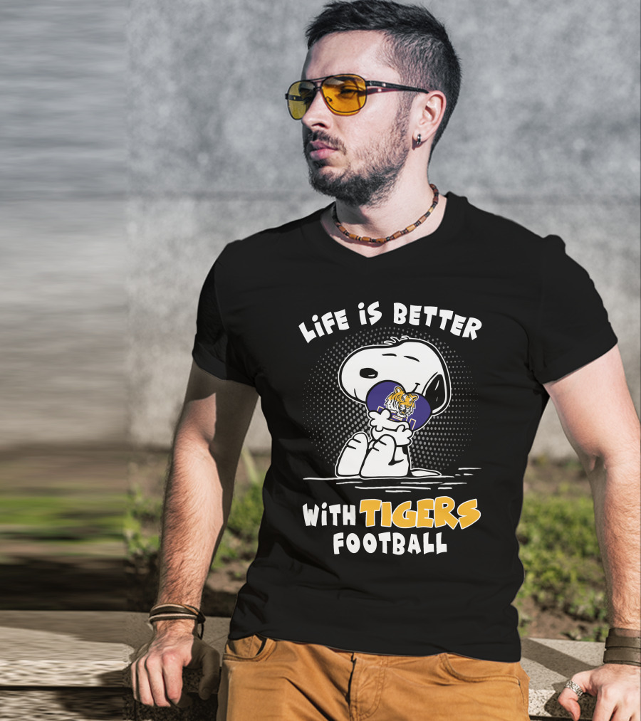 Life Is Better With Tigers Football Snoopy Lsu Tigers Helmet T-Shirt