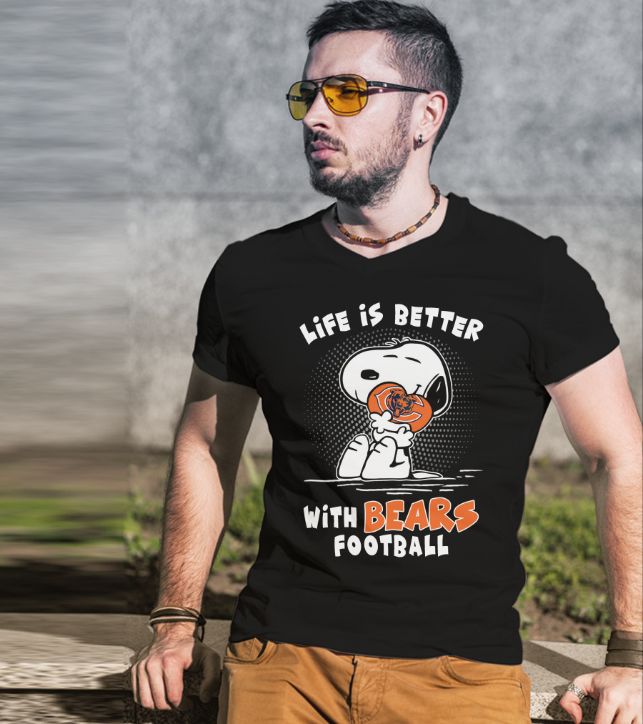 Life Is Better With Bears Football Snoopy Hugging T-Shirt