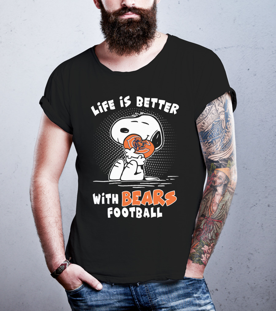 Life Is Better With Bears Football Snoopy Hugging T-Shirt