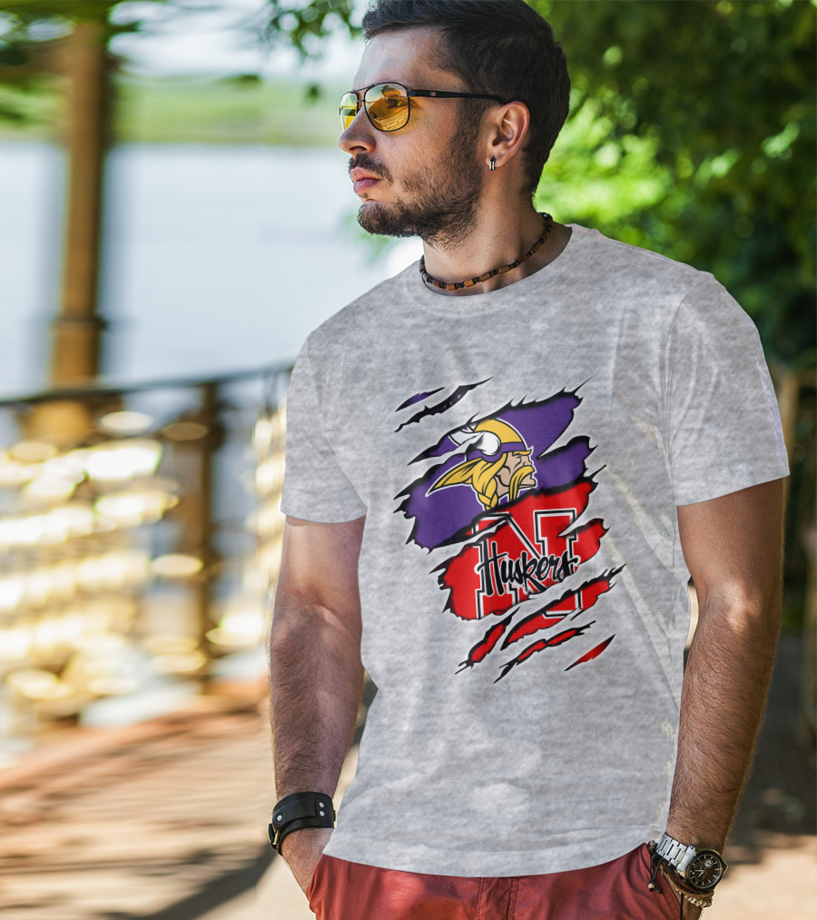 Vikings Huskers Claw Marks Logo Fusion T-Shirt