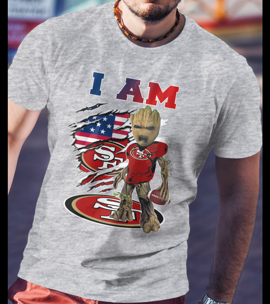 I Am 49ers Groot Holding Football American Flag T-Shirt