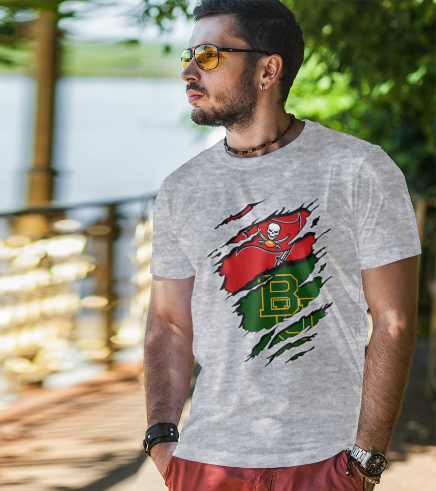 Buccaneers Baylors Skull Flag Ripped T-Shirt
