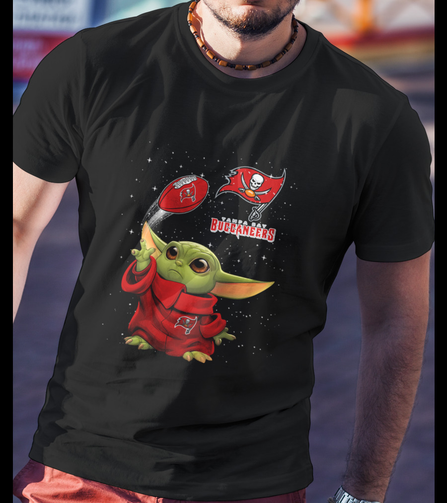 Baby Yoda Tampa Bay Buccaneers Football Fan T-Shirt