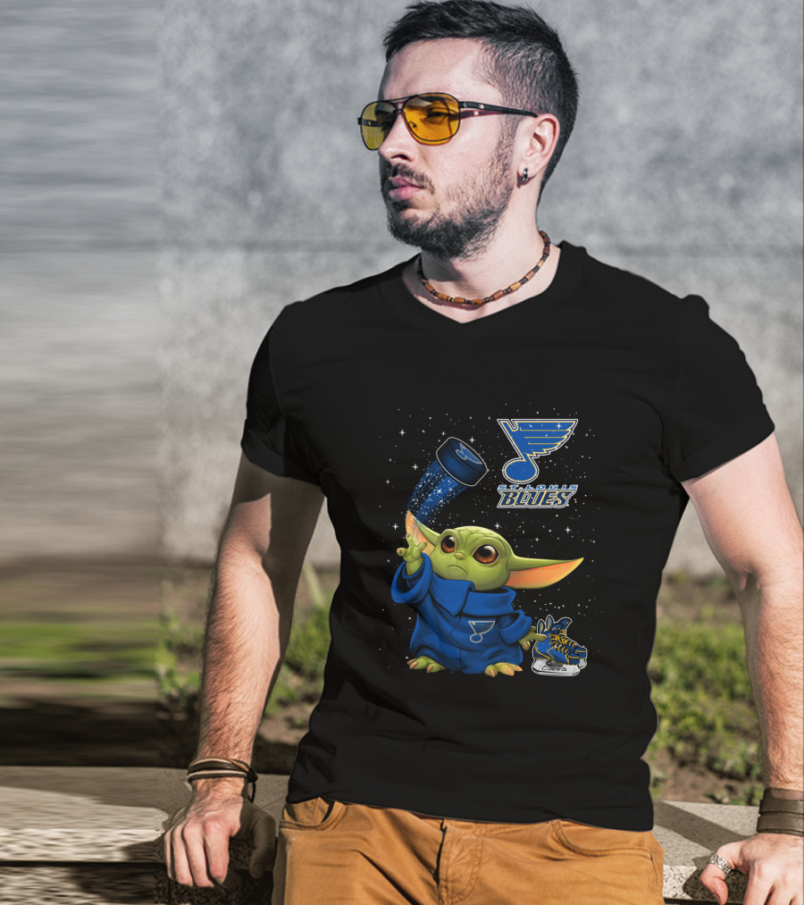 St Louis Blues Baby Yoda Holding Hockey Puck With Logo And Skates T-Shirt
