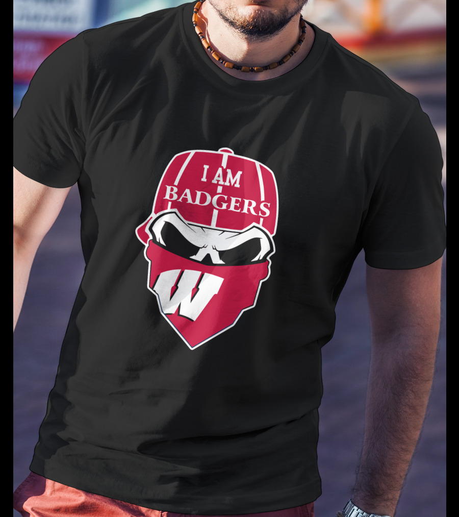 I Am Badgers Wisconsin Skull W T-Shirt