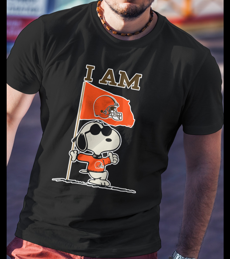 I Am Cleveland Browns Snoopy Football Flag T-Shirt