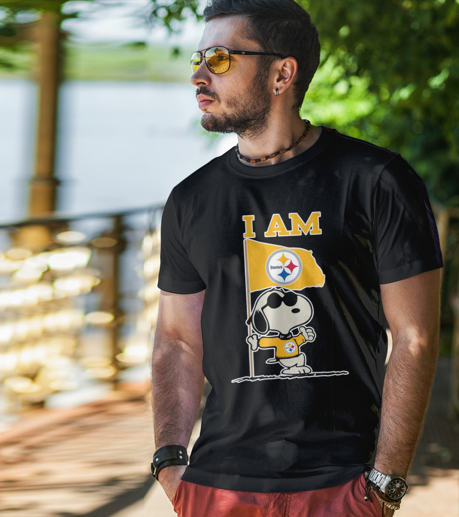 I Am Pittsburgh Steelers Snoopy Flag T-Shirt