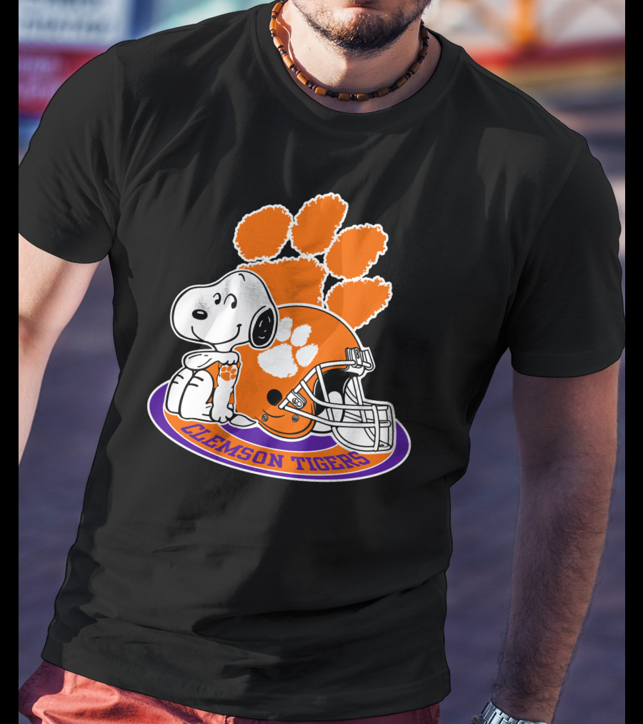 Clemson Tigers Snoopy Paw Print Helmet T-Shirt