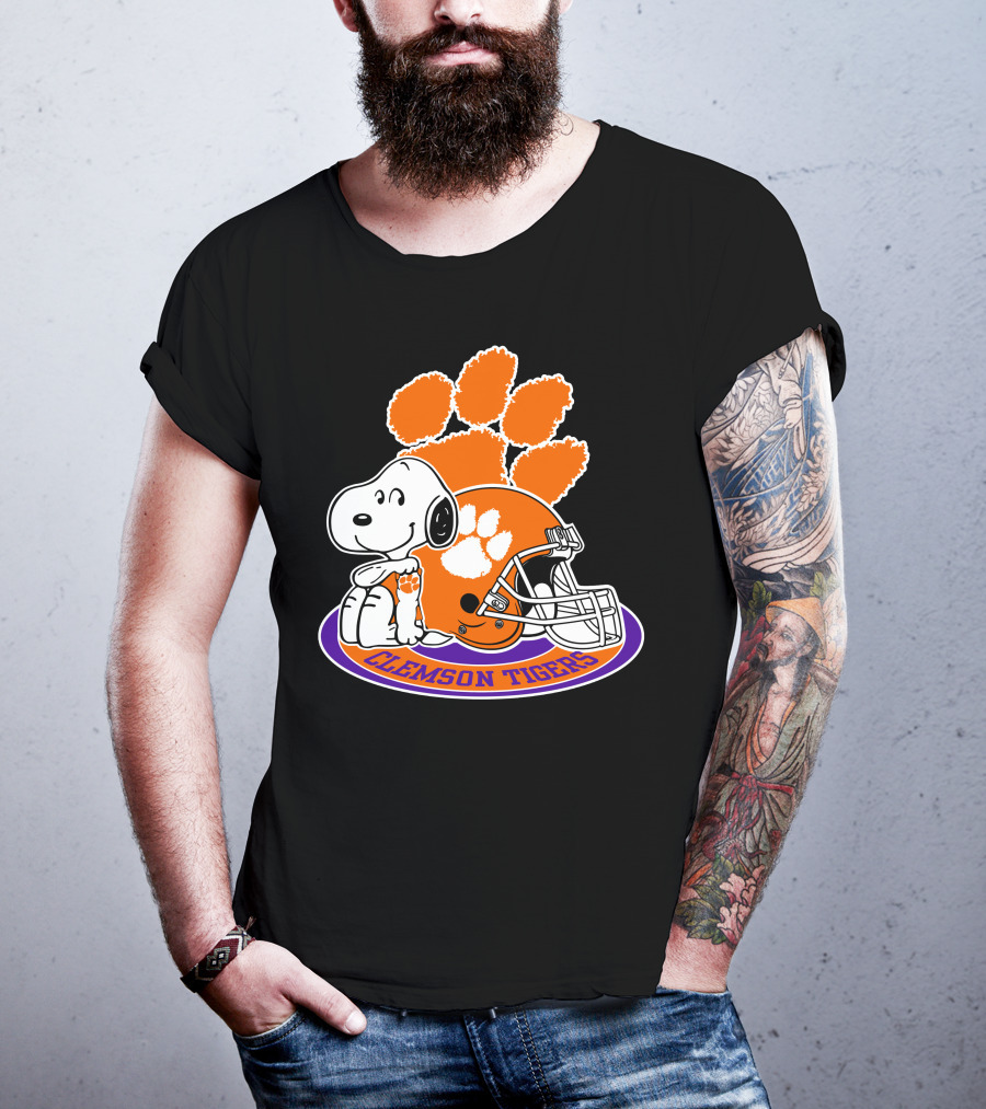 Clemson Tigers Snoopy Paw Print Helmet T-Shirt