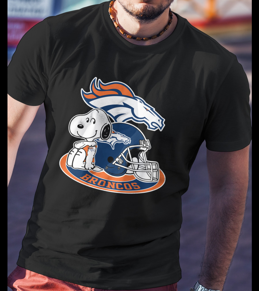 Denver Broncos Snoopy With Broncos Helmet T-Shirt