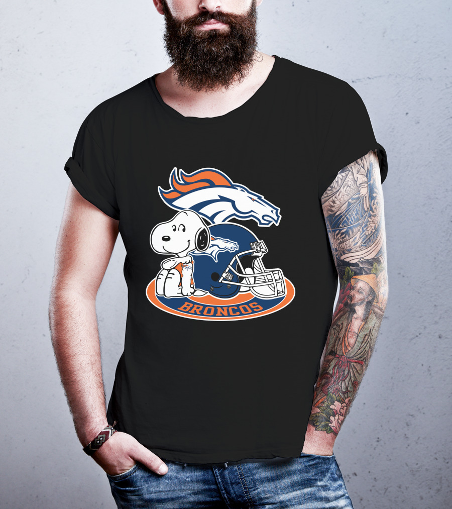 Denver Broncos Snoopy With Broncos Helmet T-Shirt