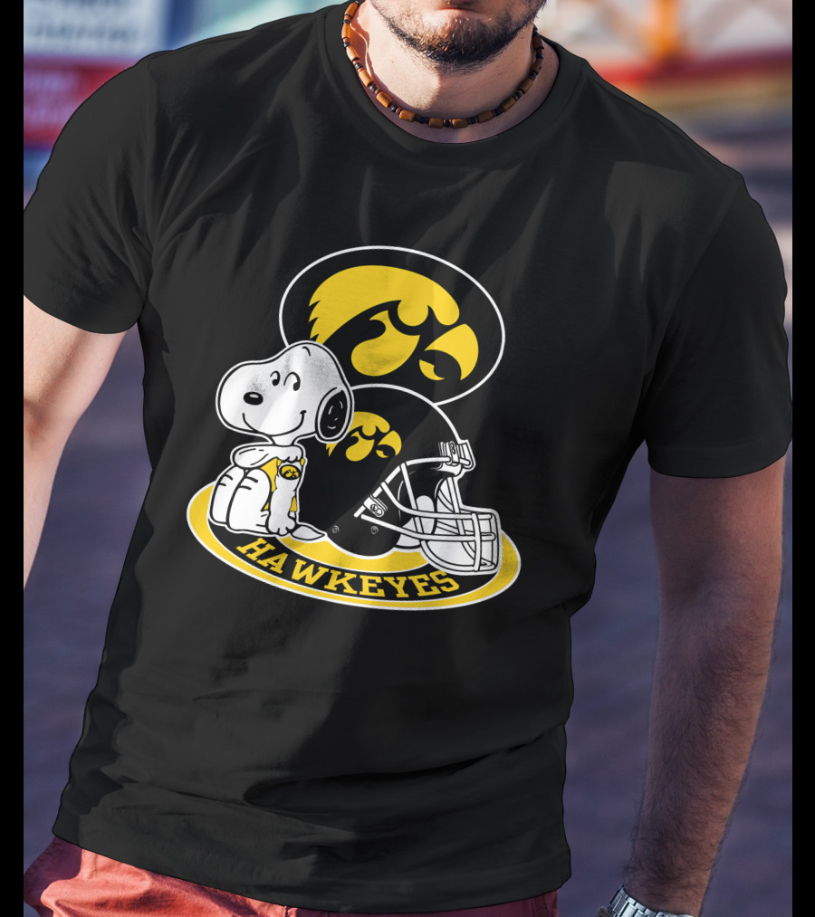 Snoopy Iowa Hawkeyes Helmet Fan T-Shirt