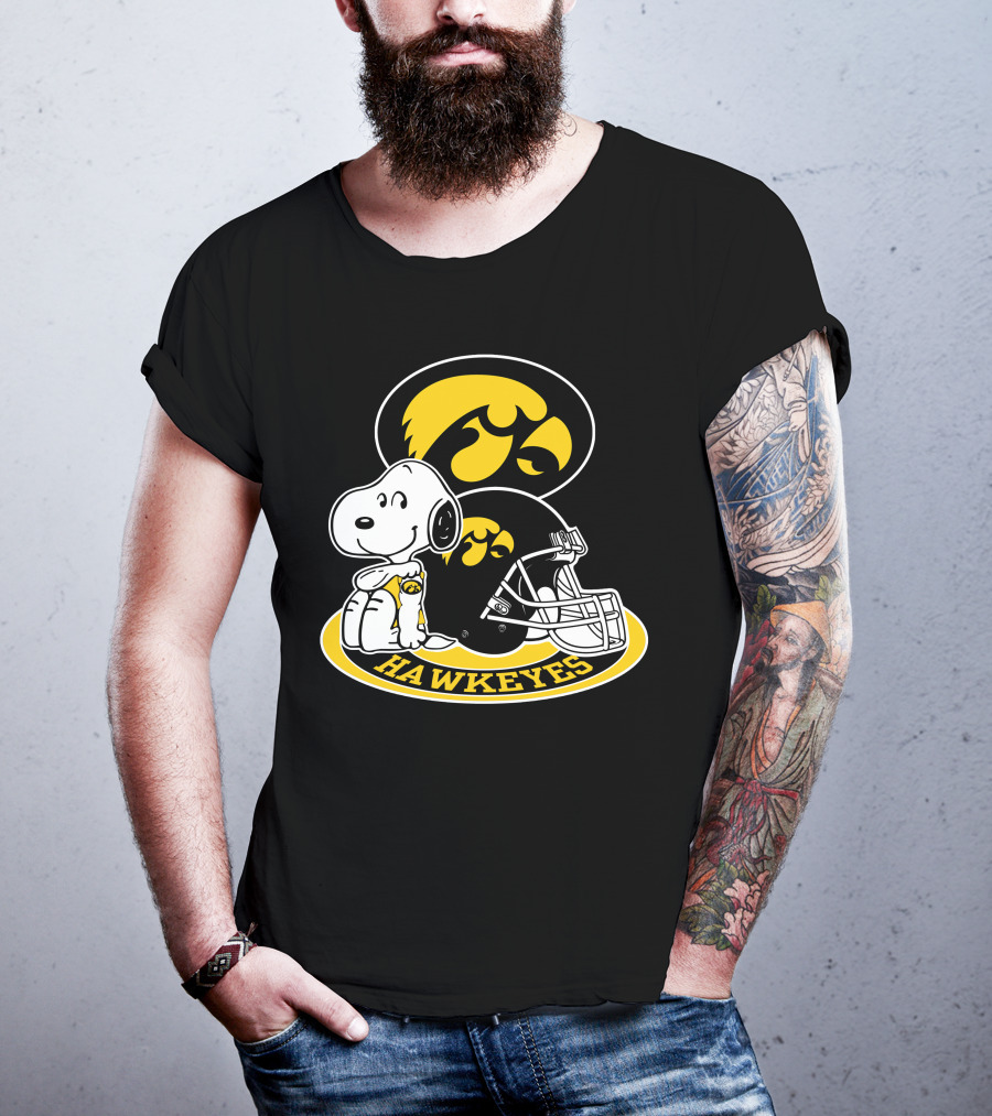 Snoopy Iowa Hawkeyes Helmet Fan T-Shirt