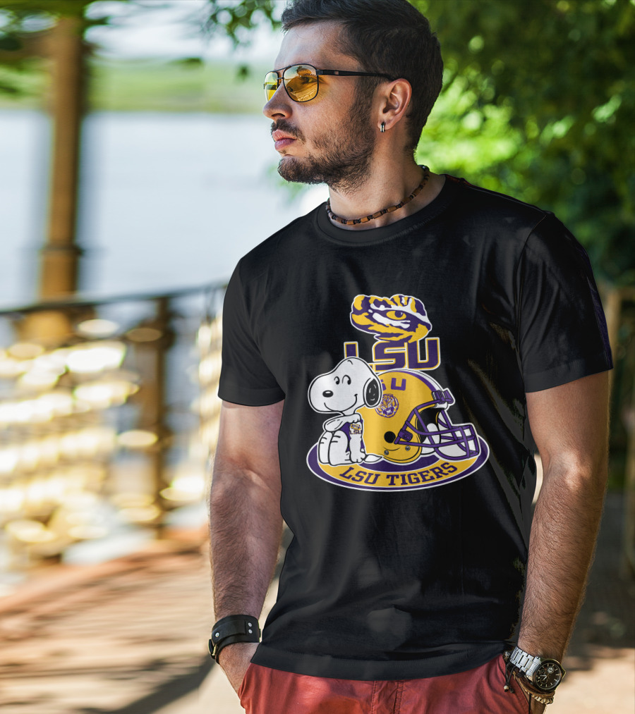 Lsu Tigers Snoopy Football Helmet T-Shirt