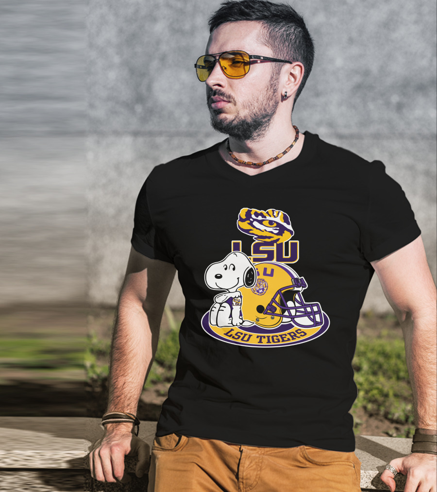 Lsu Tigers Snoopy Football Helmet T-Shirt