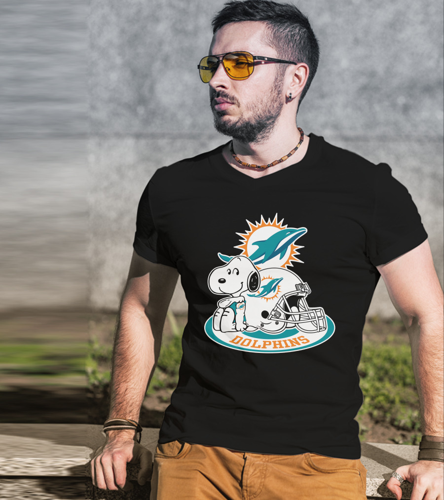 Miami Dolphins Snoopy Helmet Logo With Peanuts Character T-Shirt
