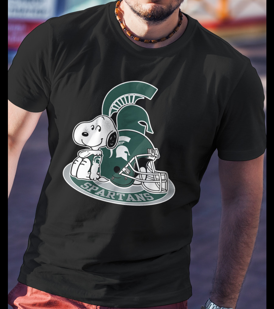 Snoopy Michigan State Spartans Football Helmet T-Shirt