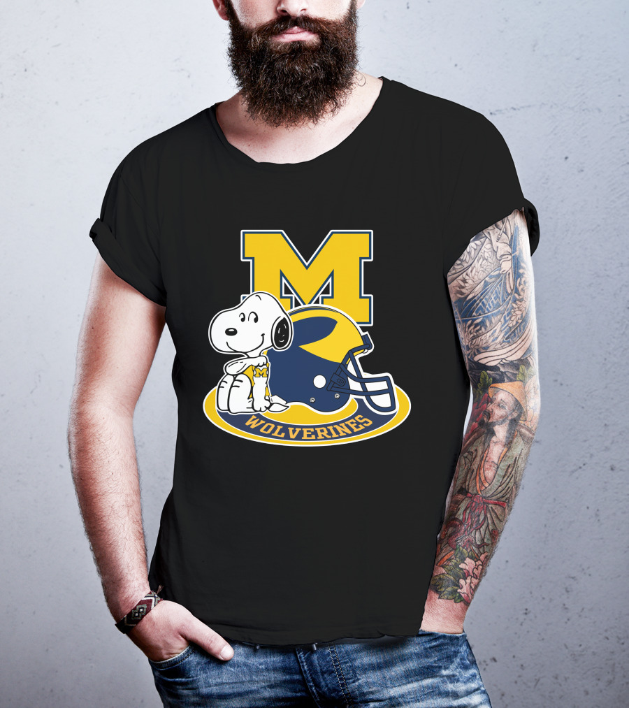 Michigan Wolverines Snoopy M Helmet T-Shirt