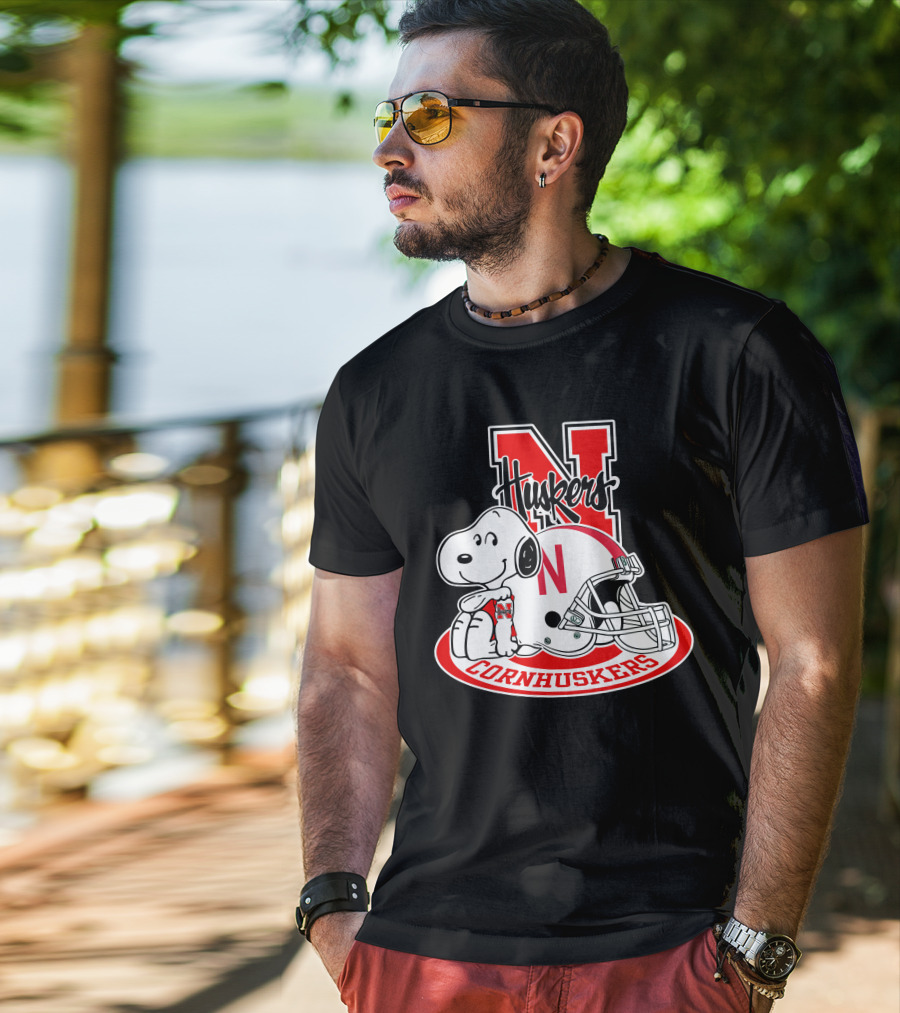 Huskers Nebraska Cornhuskers Snoopy With Helmet T-Shirt