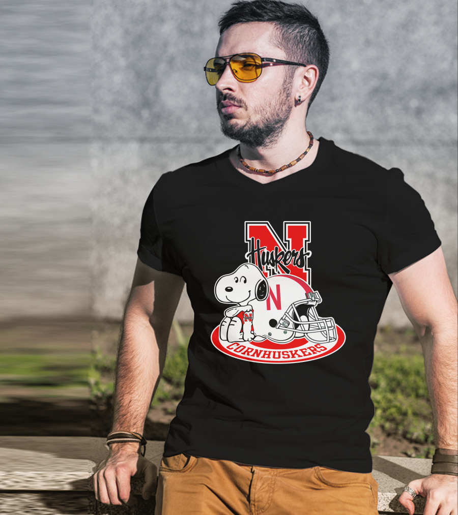 Huskers Nebraska Cornhuskers Snoopy With Helmet T-Shirt