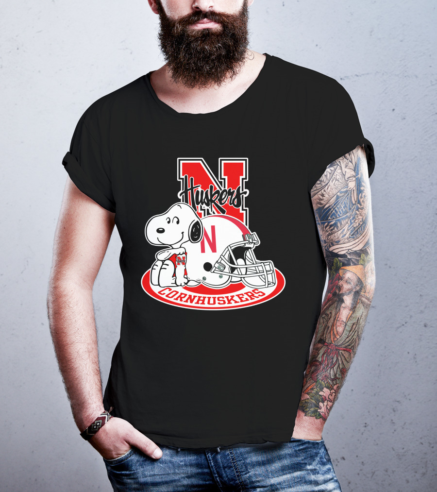 Huskers Nebraska Cornhuskers Snoopy With Helmet T-Shirt