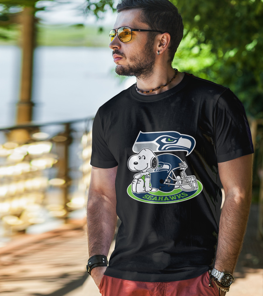 Snoopy Seattle Seahawks Helmet T-Shirt