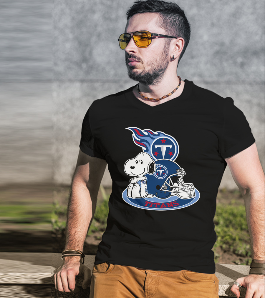 Tennessee Titans Snoopy Football Mascot T-Shirt