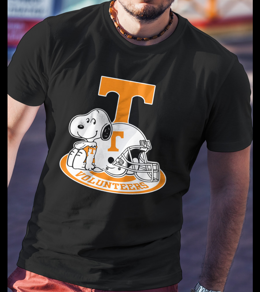 Snoopy Tennessee Volunteers Football Helmet T-Shirt