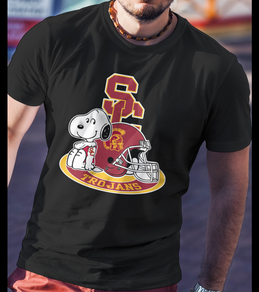 Usc Trojans Snoopy Football Helmet T-Shirt