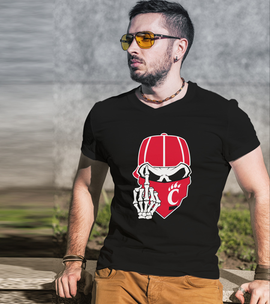 Cincinnati Bearcats Skull With Red Bandana And Skeleton Hand T-Shirt