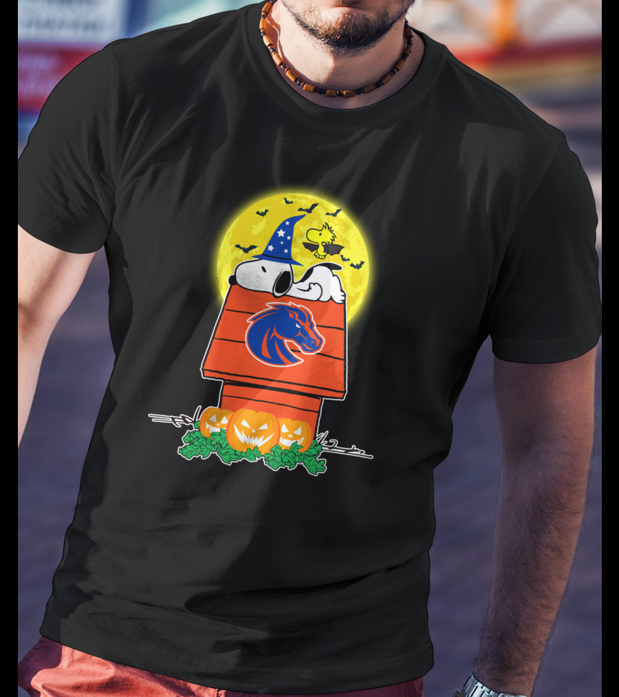 Boise State Broncos Snoopy Woodstock Halloween Pumpkins Moon Bats T-Shirt
