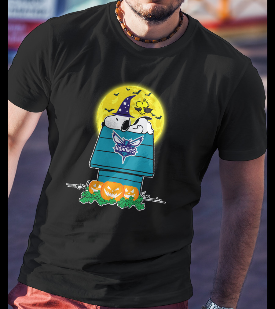 Charlotte Hornets Snoopy Halloween Moon Pumpkins T-Shirt