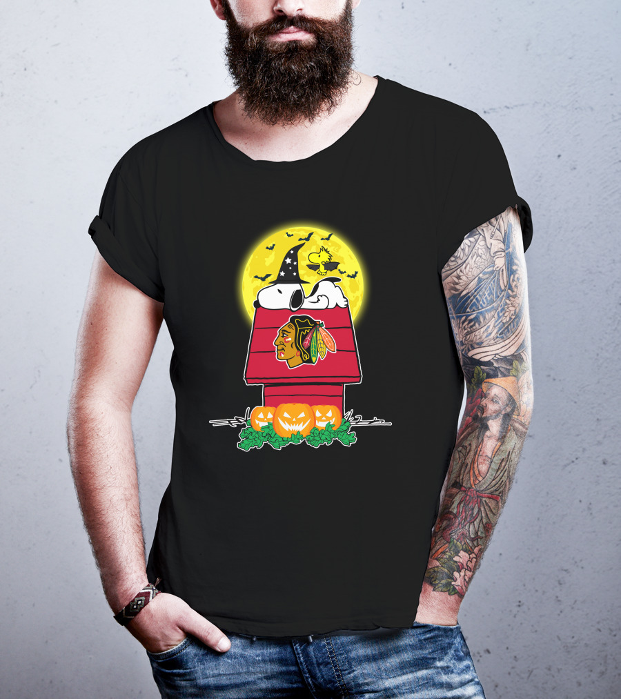 Chicago Blackhawks Snoopy Woodstock Halloween Pumpkins Full Moon T-Shirt