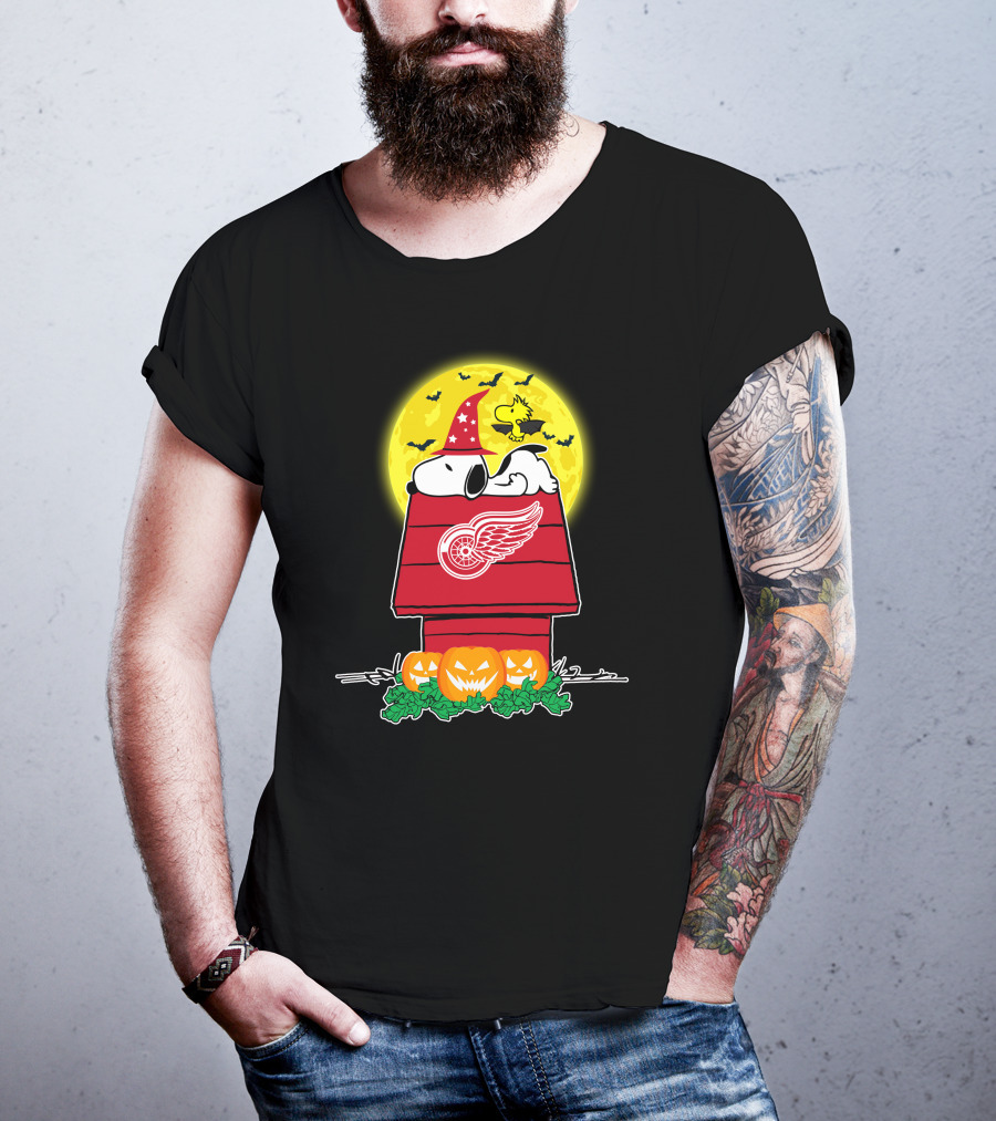 Detroit Red Wings Snoopy Halloween Moon Pumpkins Bats House T-Shirt