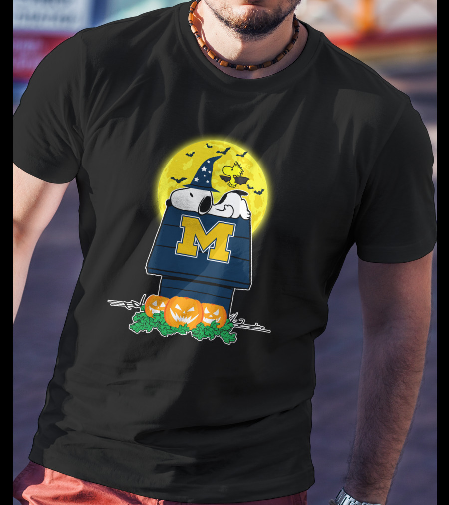 Michigan Wolverines Snoopy Halloween Full Moon Pumpkins T-Shirt