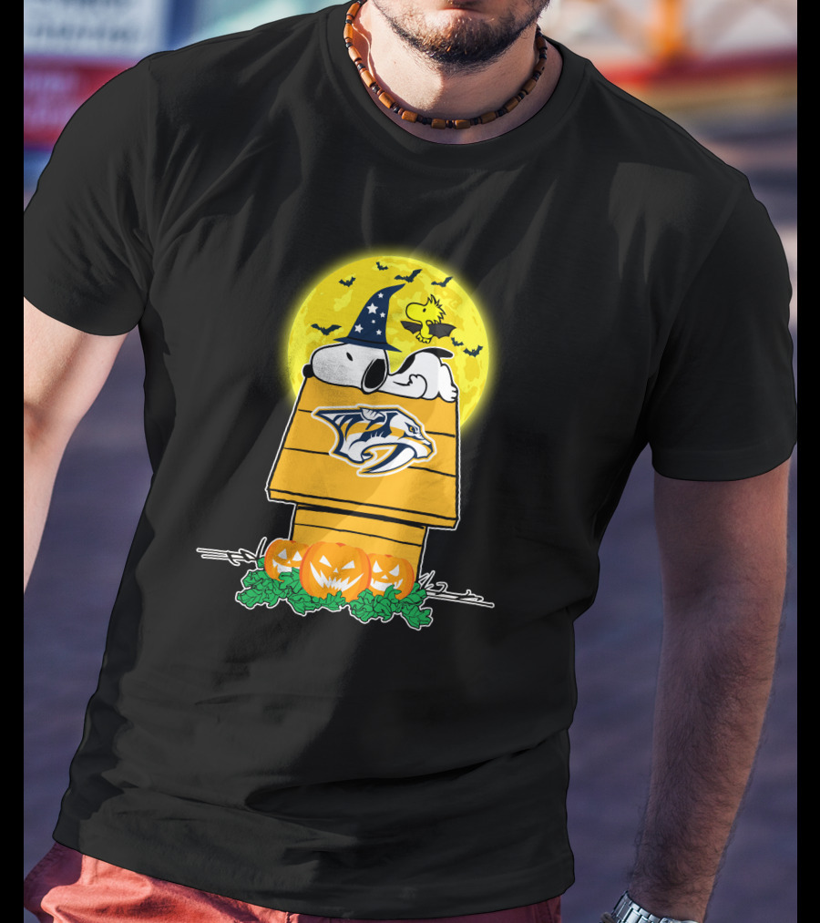 Nashville Predators Snoopy Woodstock Halloween Pumpkins Moon T-Shirt