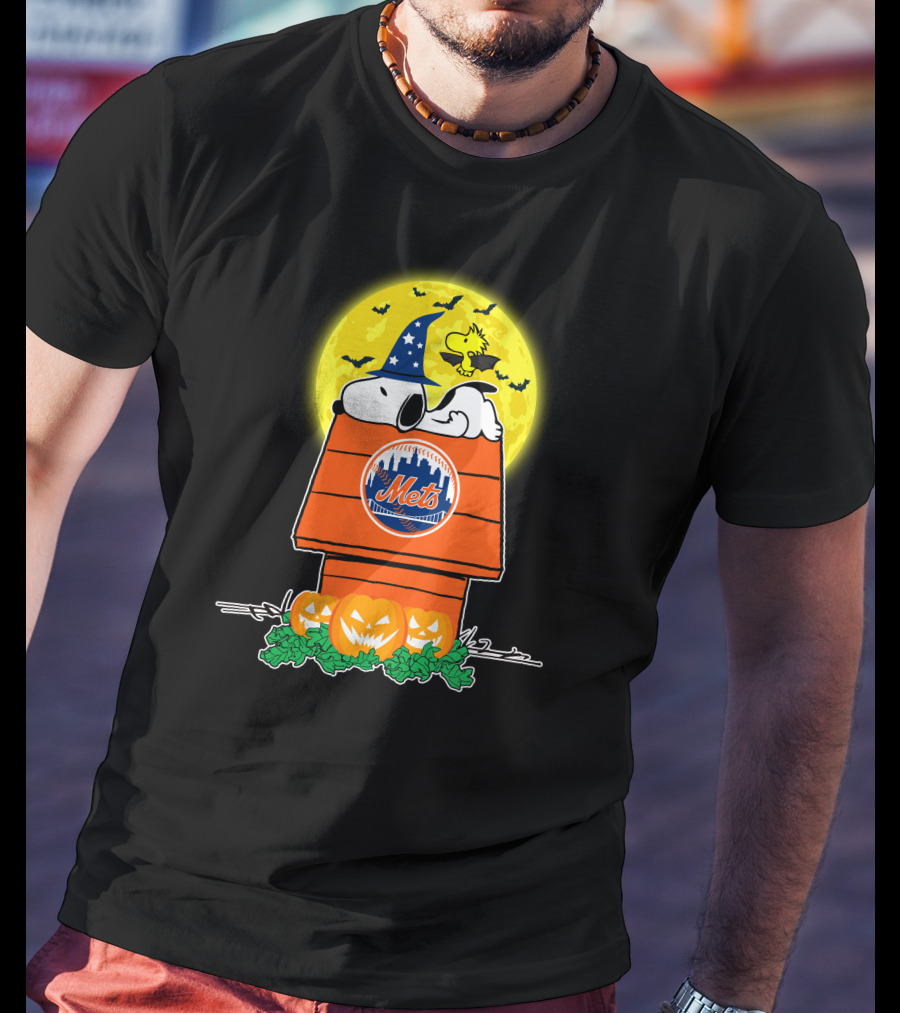New York Mets Snoopy Halloween Pumpkin Moon Scene T-Shirt