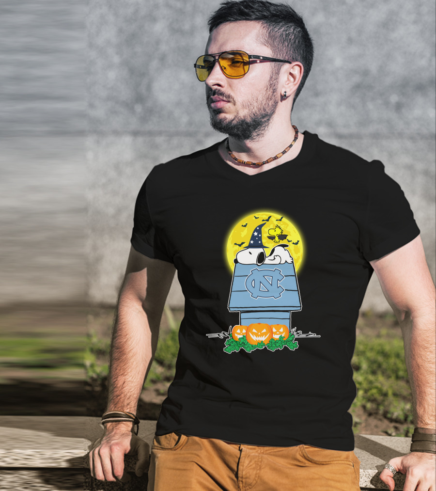 Snoopy North Carolina Tar Heels Halloween Pumpkins Moon T-Shirt