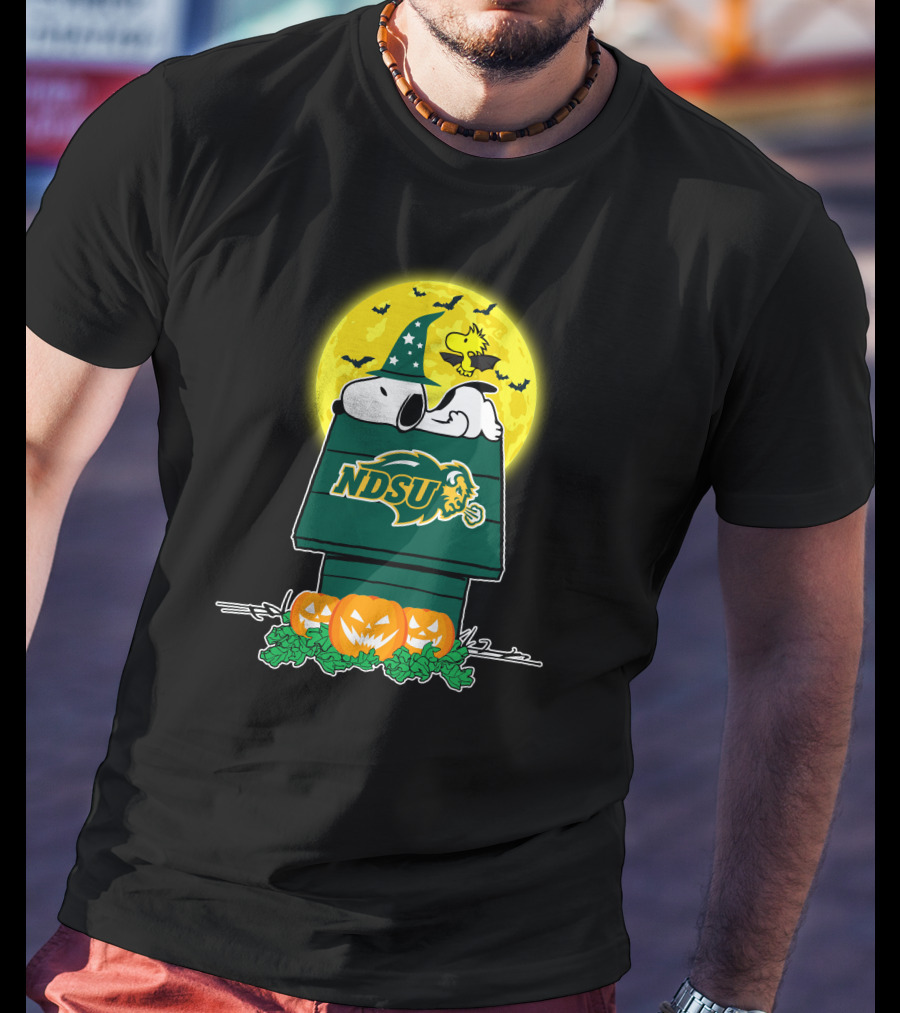 North Dakota State Bison Snoopy Halloween Moon Pumpkins T-Shirt