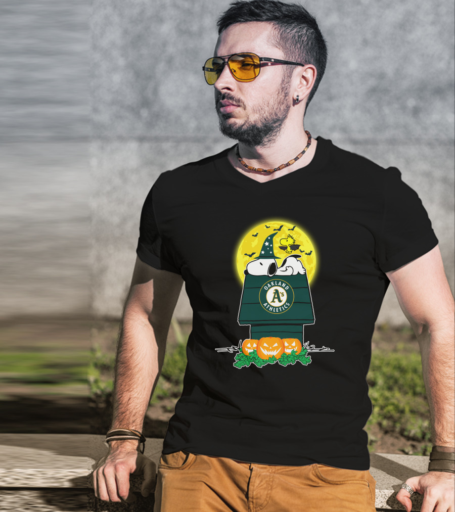 Oakland Athletics Snoopy Halloween Full Moon Pumpkin Patch T-Shirt