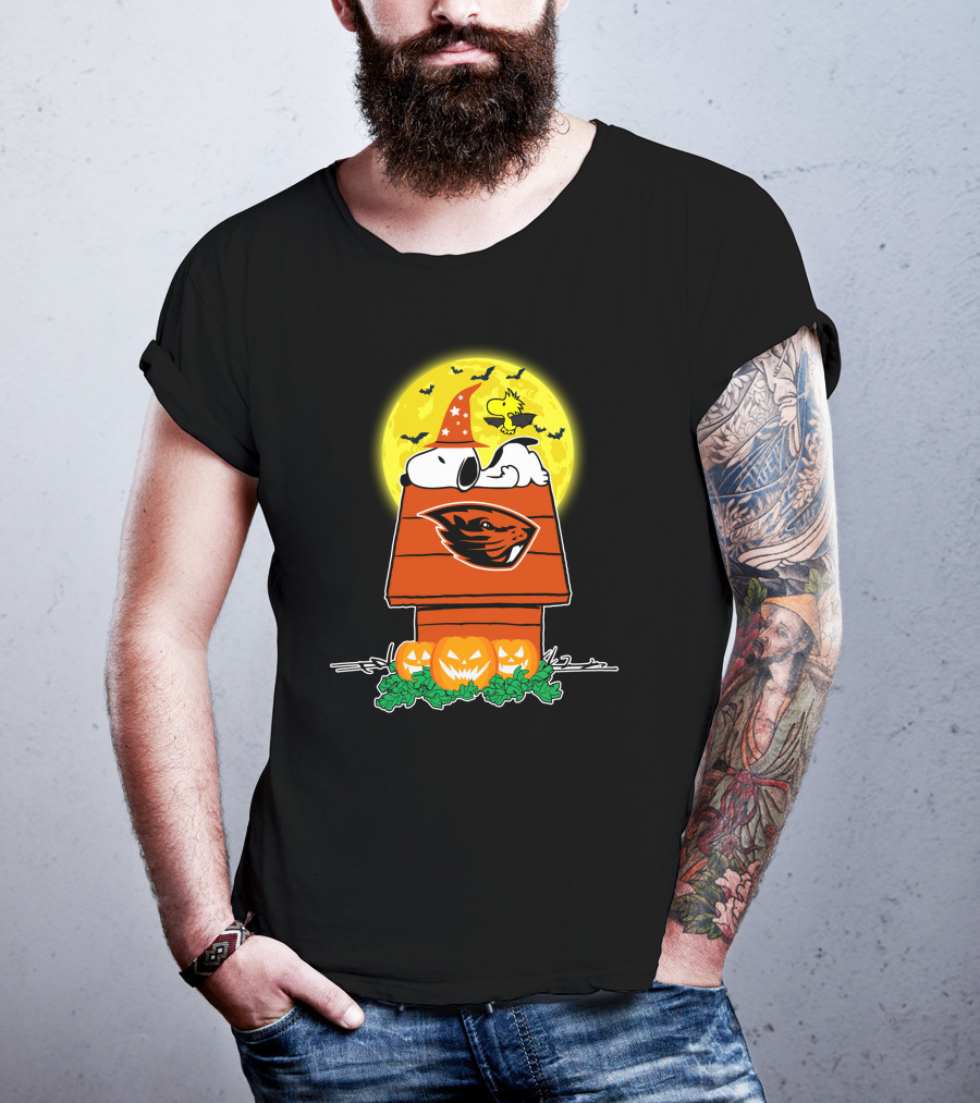 Oregon State Beavers Snoopy Woodstock Halloween Moon Pumpkins T-Shirt