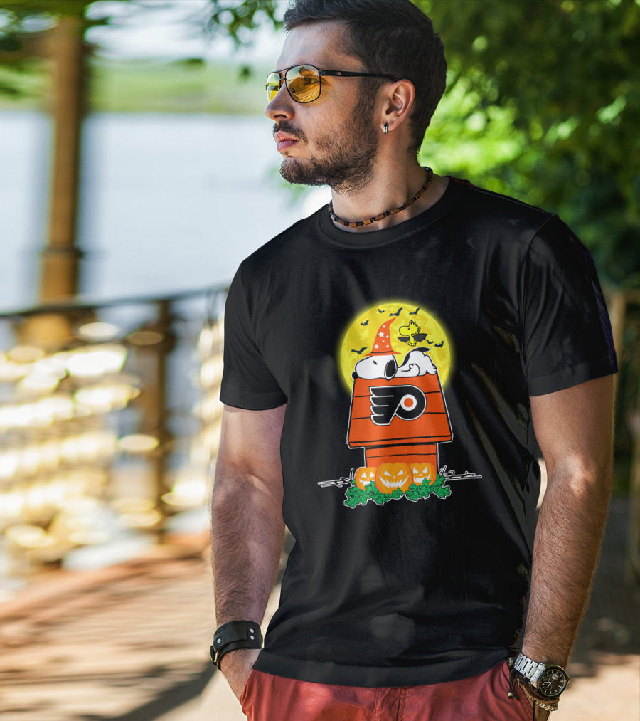 Philadelphia Flyers Snoopy Halloween Moon Pumpkin House T-Shirt