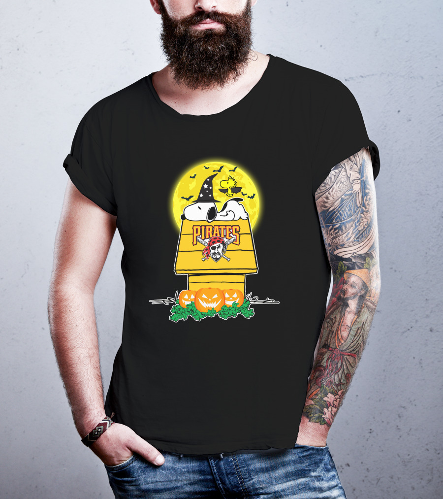 Pittsburgh Pirates Snoopy Halloween Jack-O'-Lanterns Peanuts Moon Bats T-Shirt