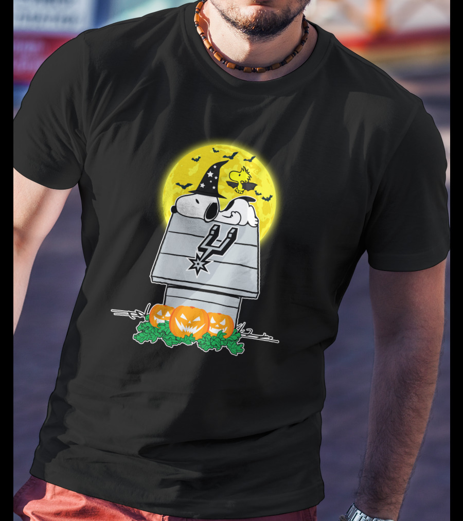 San Antonio Spurs Snoopy Halloween Moon Pumpkins T-Shirt