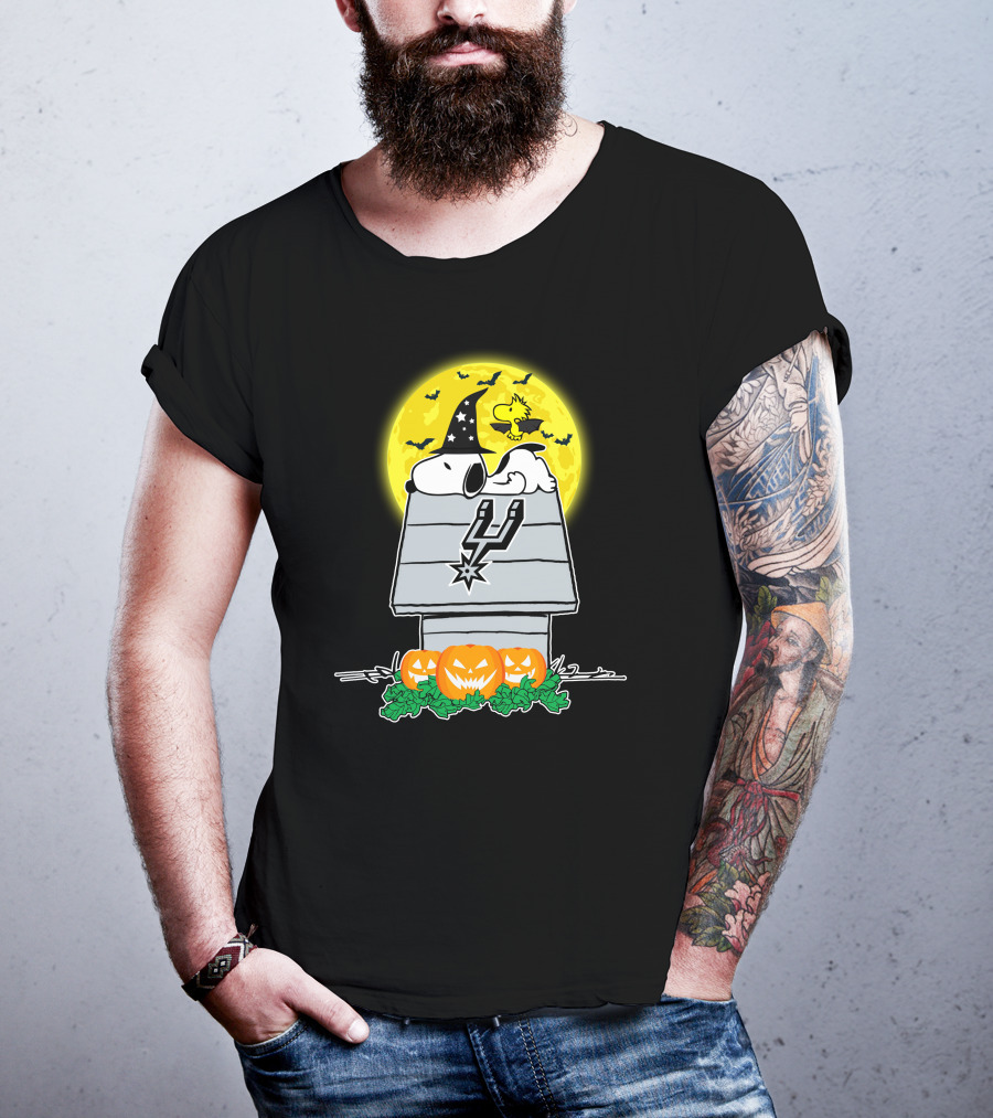 San Antonio Spurs Snoopy Halloween Moon Pumpkins T-Shirt