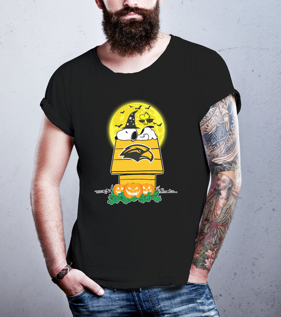 Southern Mississippi Golden Eagles Snoopy Woodstock Halloween Moon Pumpkins T-Shirt
